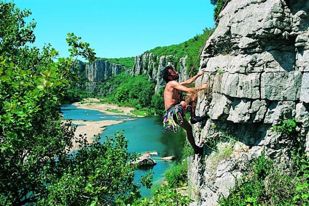 Hebergements Des Posas Sampzon Экстерьер фото